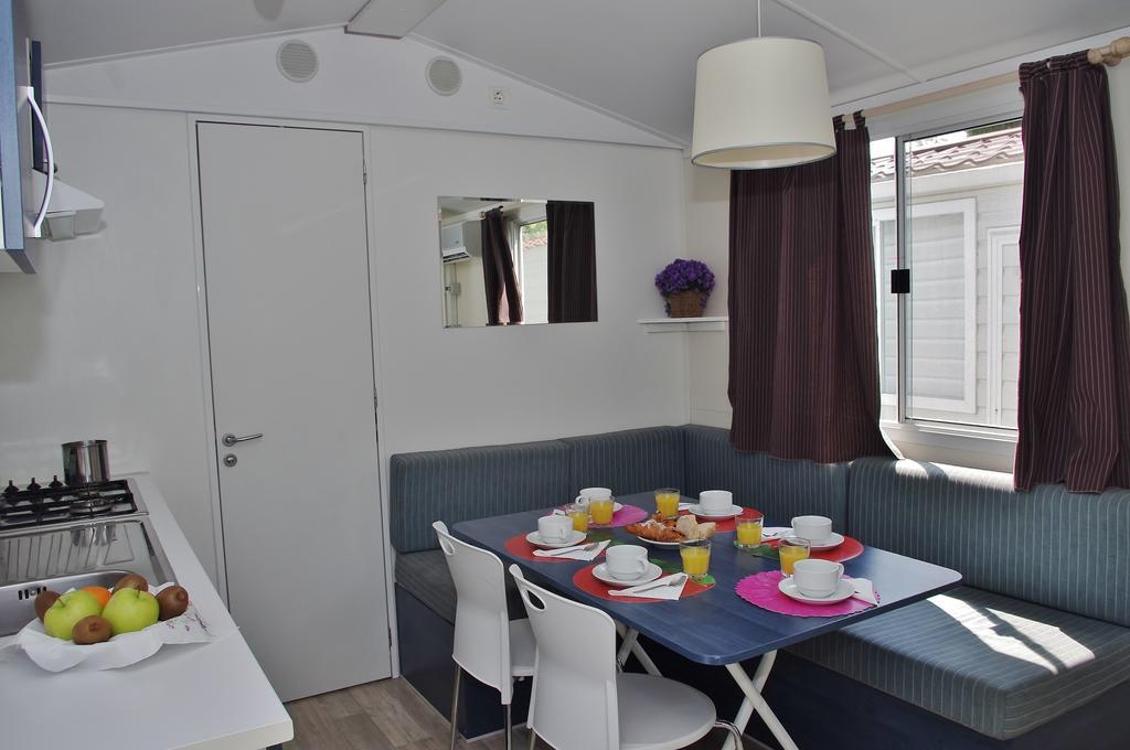 Happy Camp Mobile Homes In Centro Vacanze Bi Village Fažana Habitación foto